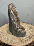 Amethist op standvlak – 13,5 × 9,5 cm